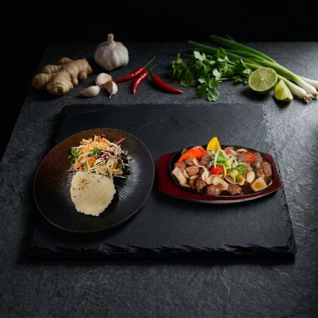Bò Lúc Lắc – gewürfeltes Rindfleisch aus dem Wok