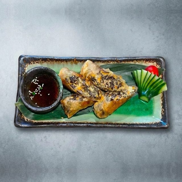 Nem Chien – frittierte Frühlingsrollen mit Limetten-Dressing
